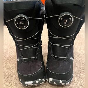 Burton Black Kids Snow Boots size 12-13